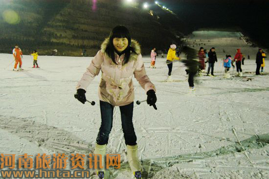 桃花峪滑雪的美女