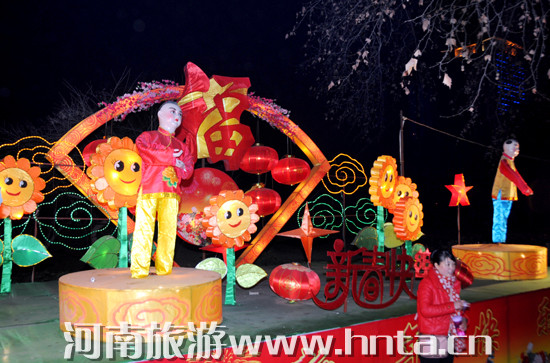 賞花燈猜燈謎鬧民俗活動(dòng)多多 我省各地喜過(guò)元宵節(jié)
