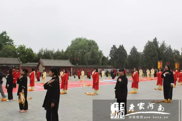 “武龍?zhí)珮O”創(chuàng)世界吉尼斯紀錄啟動儀式在太昊伏羲陵景區(qū)舉行